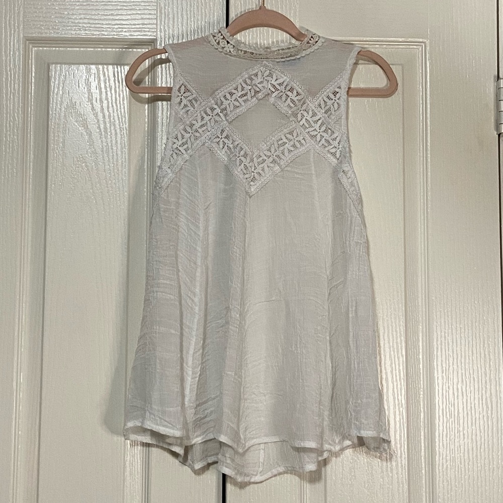 She and Sky Sleeveless Blouse with Crochet Lace neckline